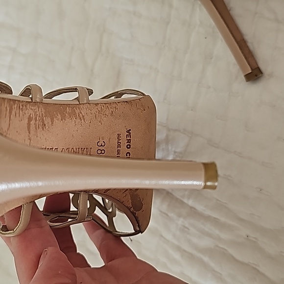 Manolo Blahnik Beige Women's Sandals - Picture 8 of 9
